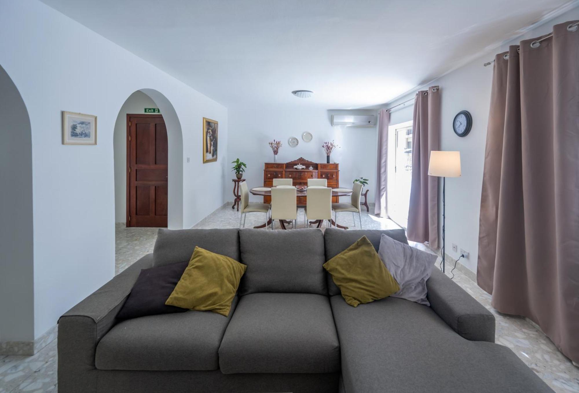 Spacious 3 Bedroom Apartment In The Heart Of St Julians San Ġiljan Exterior foto