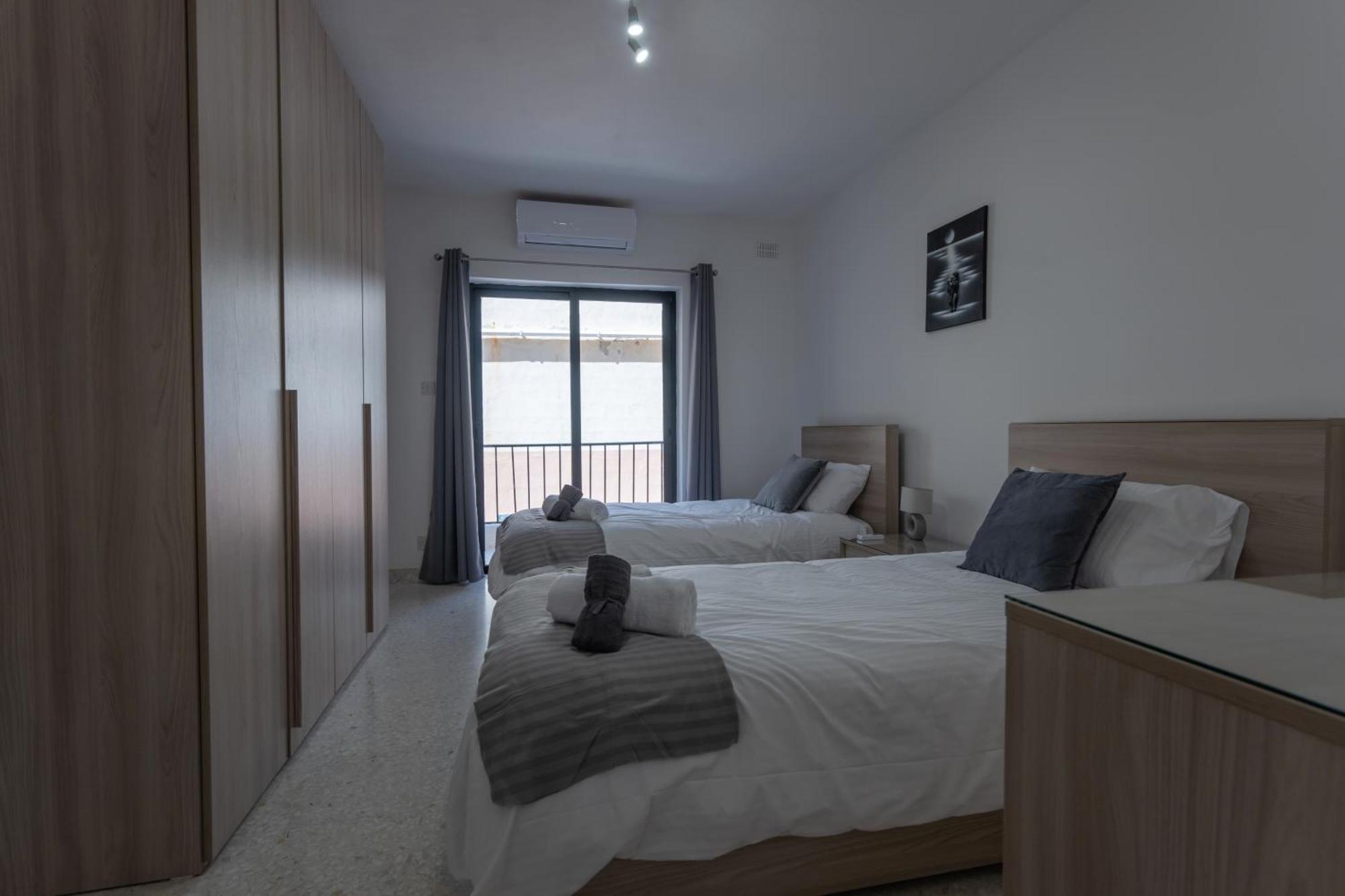 Spacious 3 Bedroom Apartment In The Heart Of St Julians San Ġiljan Exterior foto