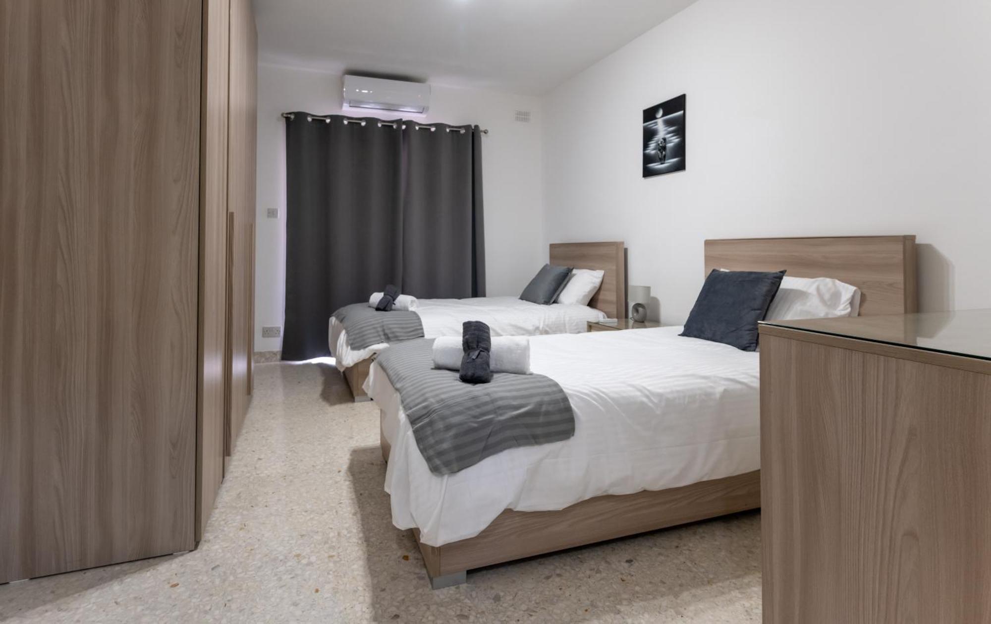 Spacious 3 Bedroom Apartment In The Heart Of St Julians San Ġiljan Exterior foto