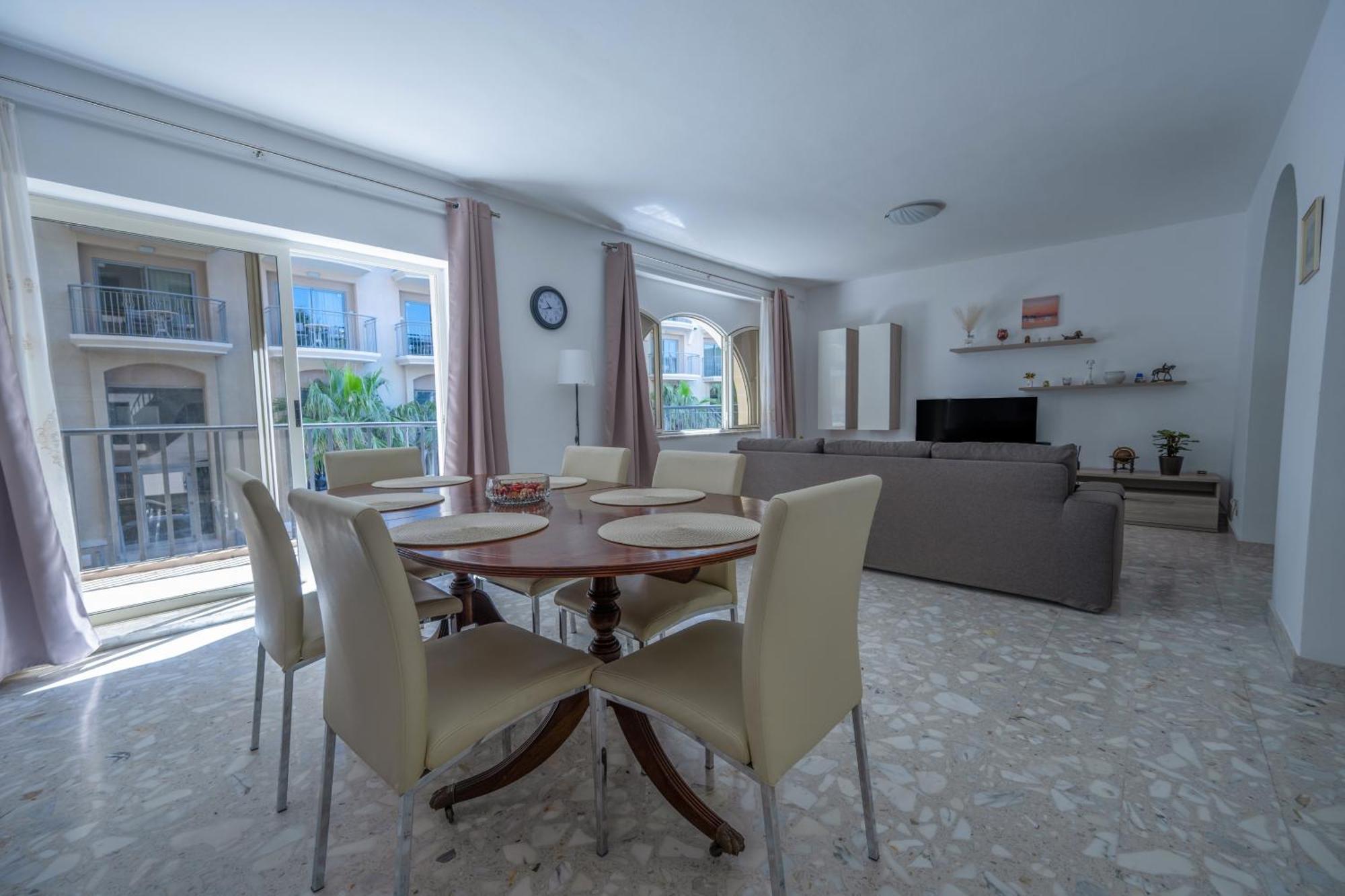 Spacious 3 Bedroom Apartment In The Heart Of St Julians San Ġiljan Exterior foto