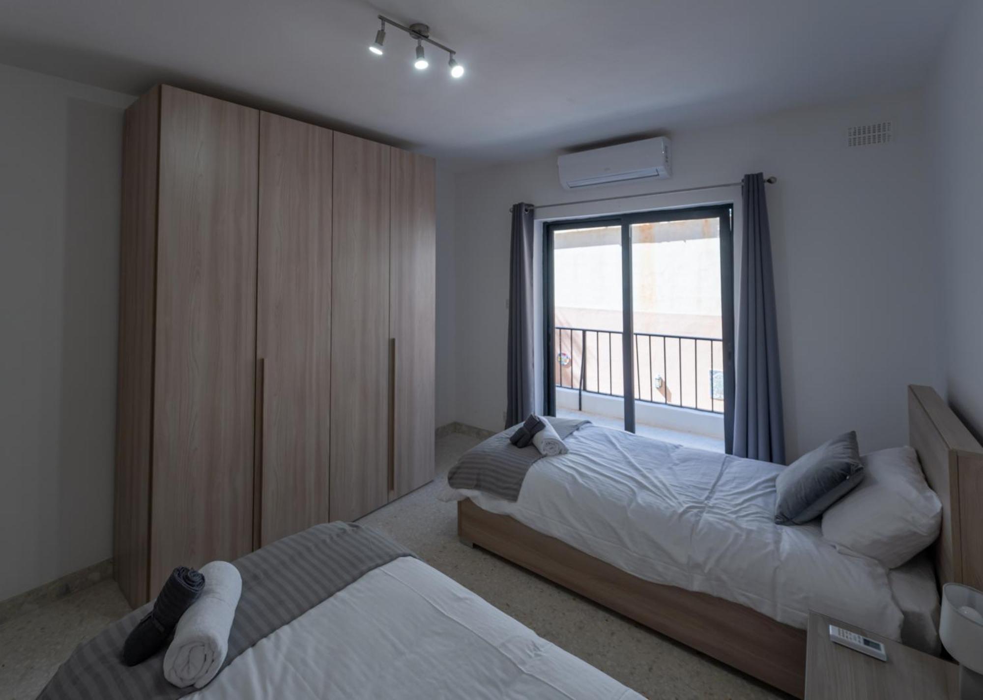 Spacious 3 Bedroom Apartment In The Heart Of St Julians San Ġiljan Exterior foto