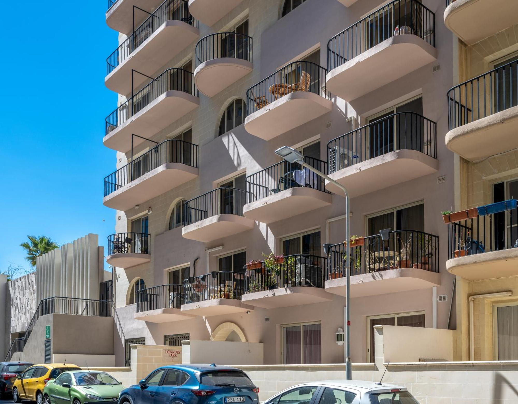 Spacious 3 Bedroom Apartment In The Heart Of St Julians San Ġiljan Exterior foto